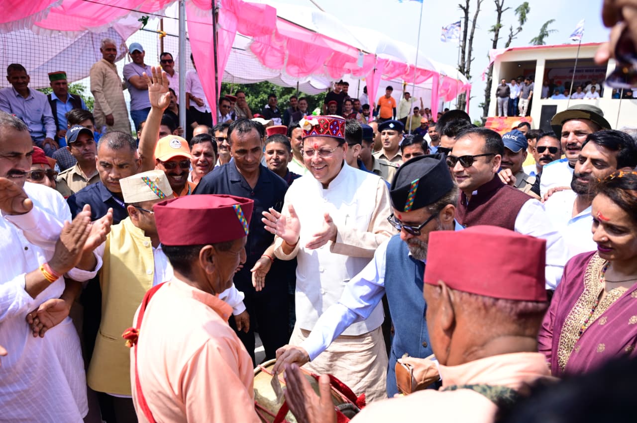 मुख्यमंत्री ने जौनसार बावर लोक सांस्कृतिक महोत्सव एवं क्रीड़ा समारोह-2026 में प्रतिभाग किया 4