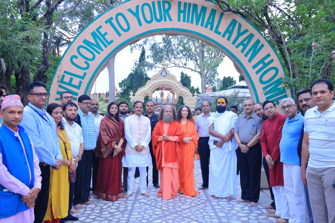 विश्व बाल श्रम निषेध दिवस पर स्वामी सरस्वती का संदेश: हर बच्चे के हाथ में किताब हो और हर बच्चे की आँखों में सपने हों 4