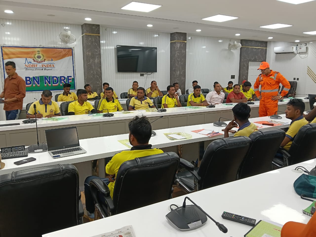 आपदा प्रबंधन को मजबूत करने के लिए 5 दिवसीय खोज बचाव प्राथमिकता सहायता एवं वाटर रेस्क्यू प्रशिक्षण कार्यक्रम का शुभारंभ 3