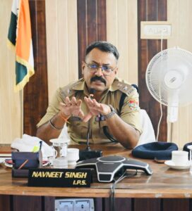 बीते माह मई में जनपद में घटे अपराधों एवं उनके खुलासे की समीक्षा