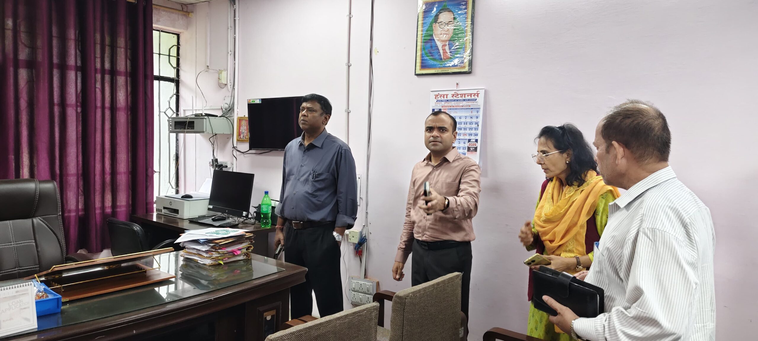 प्रभारी सचिव वीके संत ने विकास भवन के कार्यालयों का किया निरीक्षण, जनसमस्याओं के त्वरित समाधान के दिए निर्देश 2