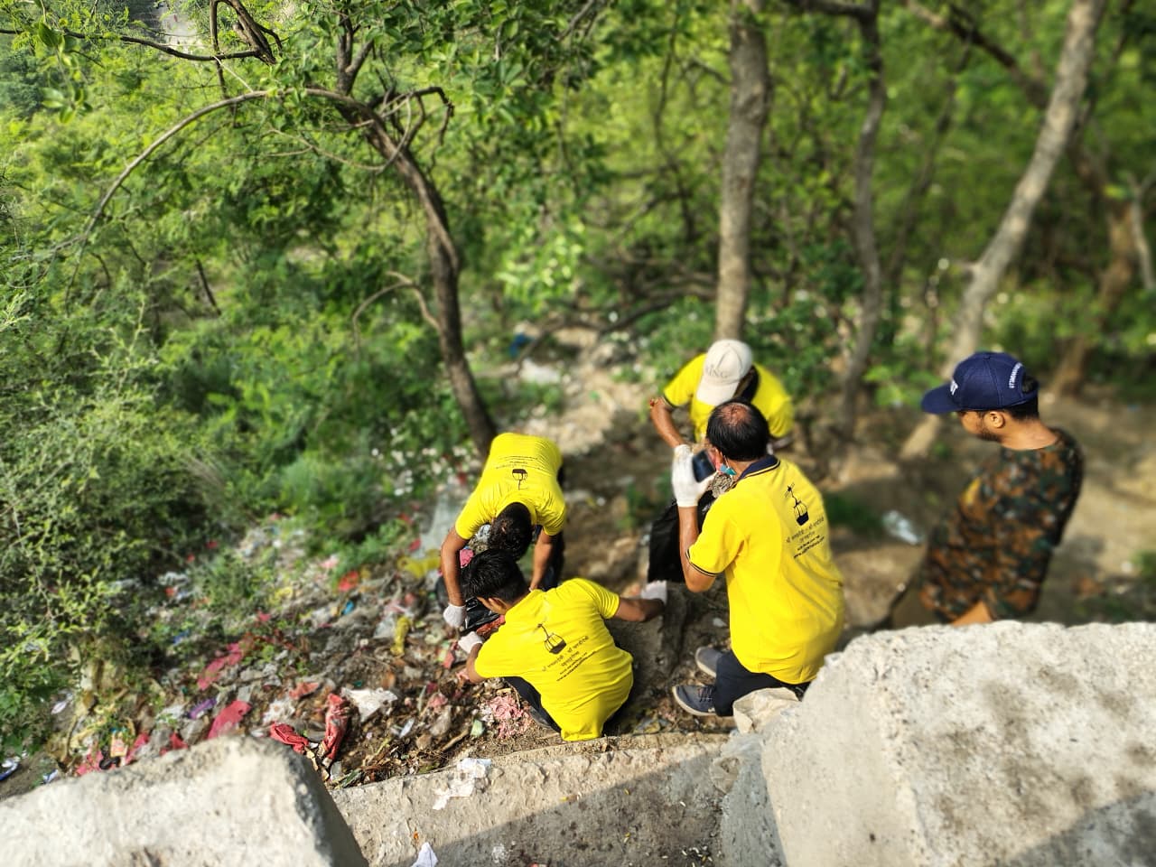 स्वच्छ एवं सुंदर हरिद्वार अभियान के तहत मनसा देवी मंदिर परिसर में स्वच्छता अभियान का तीसरा दिवस सफलतापूर्वक संपन्न 8