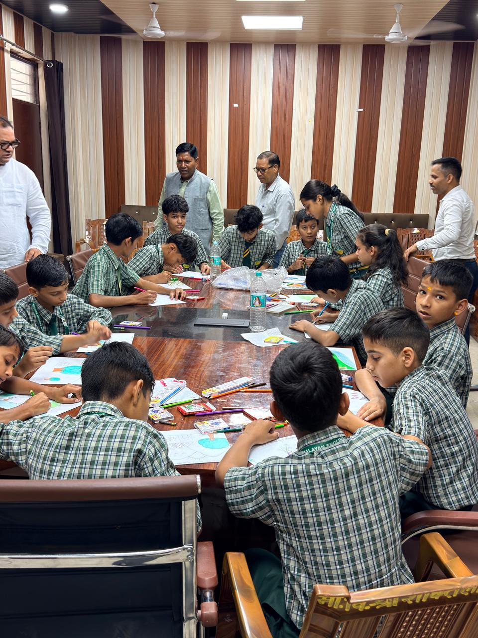 हरेला पर्व पर भिलंगना में स्थापित हुआ “गुरु स्मृति वन”, जनप्रतिनिधियों ने किया पौधरोपण 4