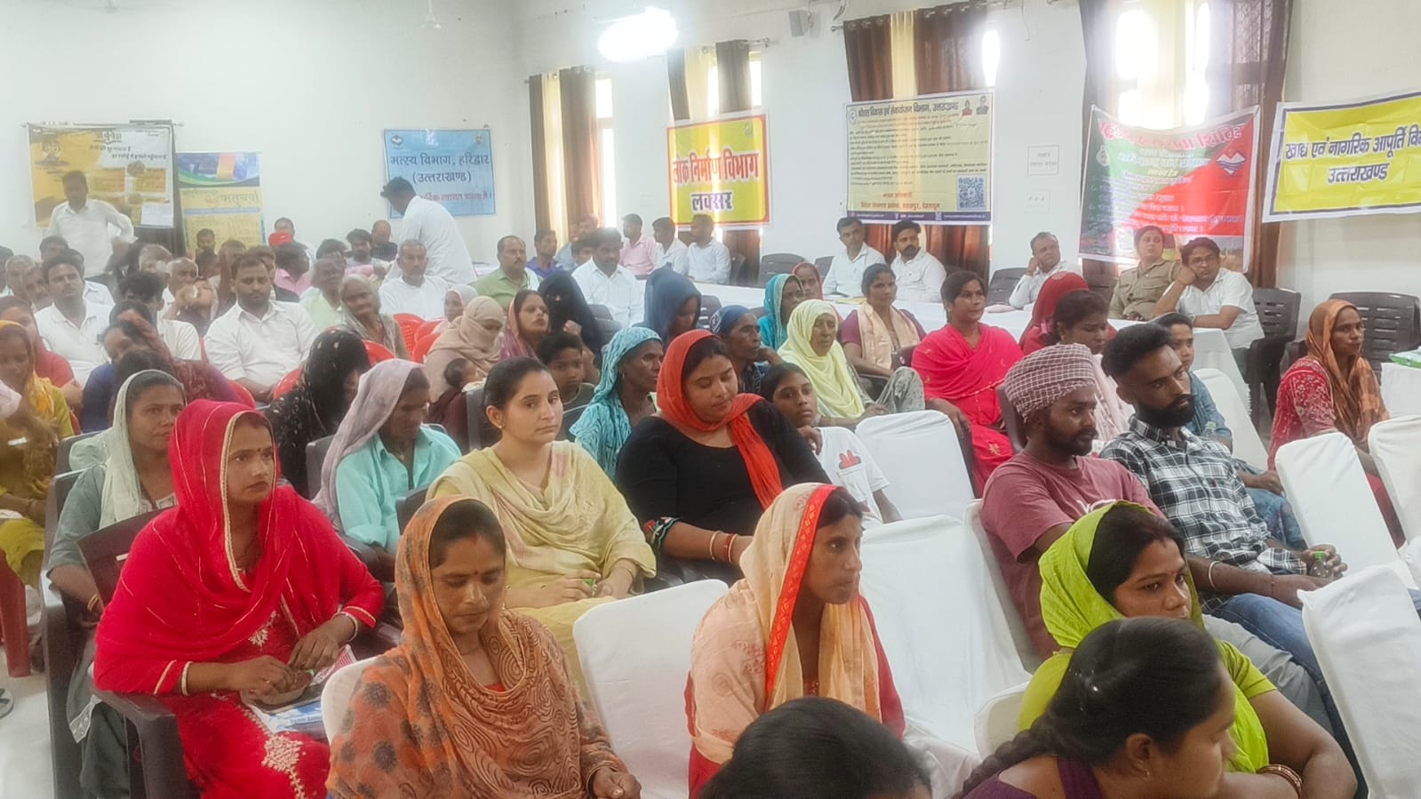 विकासखंड मुख्यालय खानपुर में ‘जन-जन की सरकार, जन-जन के द्वार’ सेवा पखवाड़ा शिविर का आयोजन 3