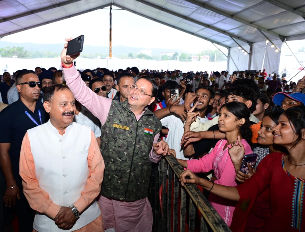 सोमनाथ स्वाभिमान पर्व यात्रा में उत्तराखंड से सोमनाथ गया हुआ तीर्थ यात्रियों का दल गुजरात से उत्तराखंड के लिए रवाना 14