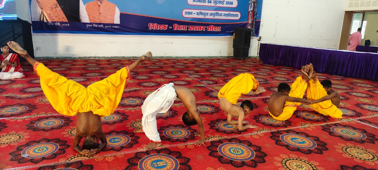 सरकार के पांच वर्ष पूरे होने पर सांस्कृतिक संध्या, देशभक्ति और लोकगीतों से गूंजा ऋषिकुल ऑडिटोरियम 2