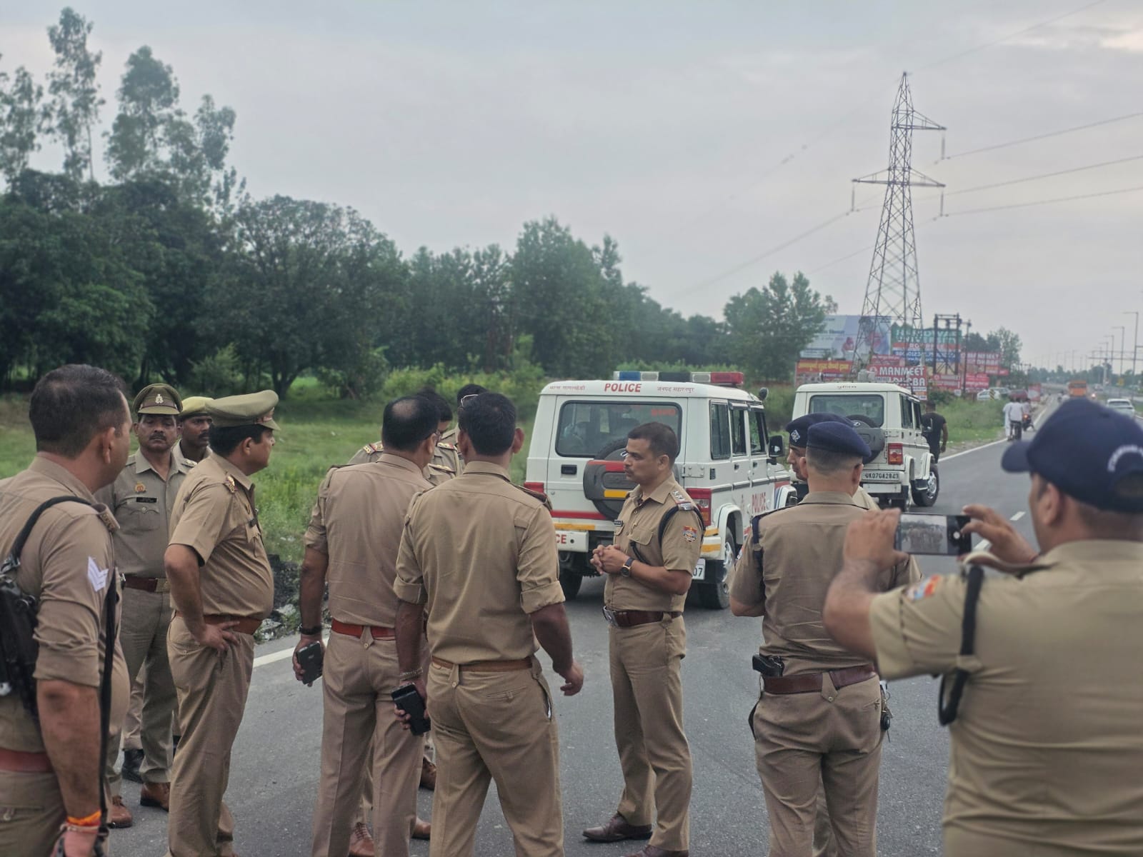 पड़ोसी राज्य के बॉर्डर के थाना प्रभारियों संग बार्डर मिटिंग आयोजित 6