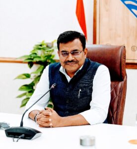 मुख्य सचिव ने की चारधाम हेली सेवाओं की समीक्षा, उत्तराखण्ड में विमानन अवसंरचना के विस्तार एवं सुरक्षा सुदृढ़ीकरण पर विशेष जोर