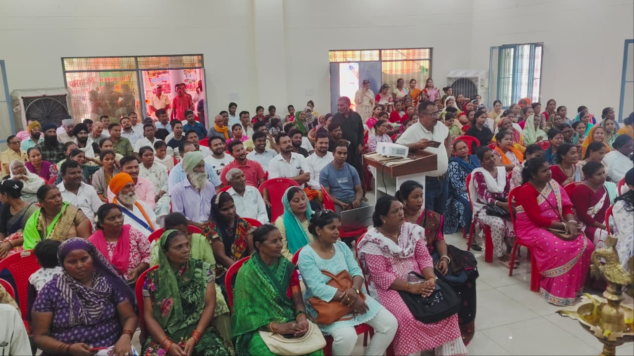 विधायक पाण्डेय ने ’’सेवा सप्ताह’’ कार्यक्रम का दीप प्रज्जवलित कर शुभारम्भ किया 3