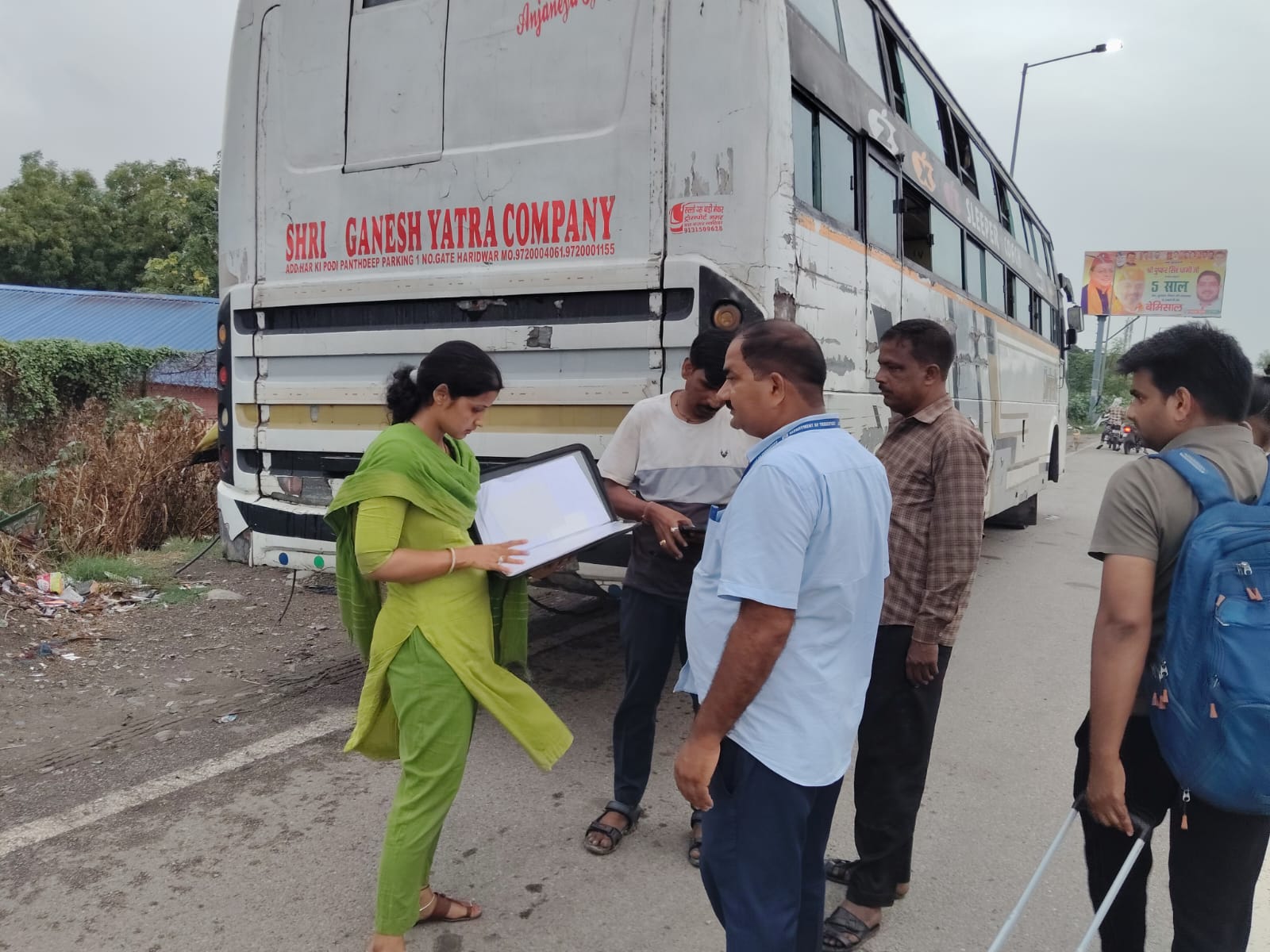 जिलाधिकारी के निर्देशन में लक्ज़री बसों के विरुद्ध विशेष प्रवर्तन अभियान जारी 3