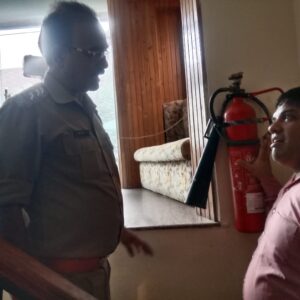 आग लगने की घटनाओं से बचाओ के लिए फायर ऑडिट, मौके पर सुरक्षा उपकरणों की की गई जांच