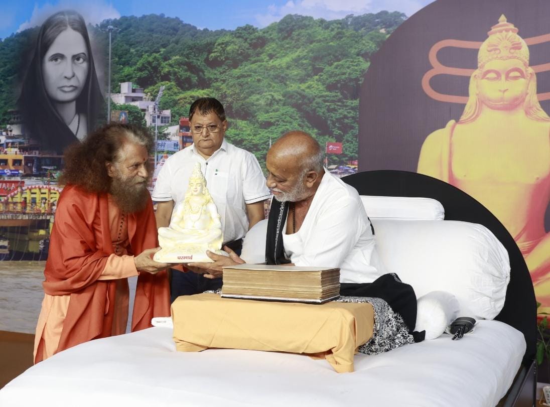 पूज्य मोरारी बापू के श्रीमुख से प्रवाहित 980वीं श्रीराम कथा का भव्य समापन 4