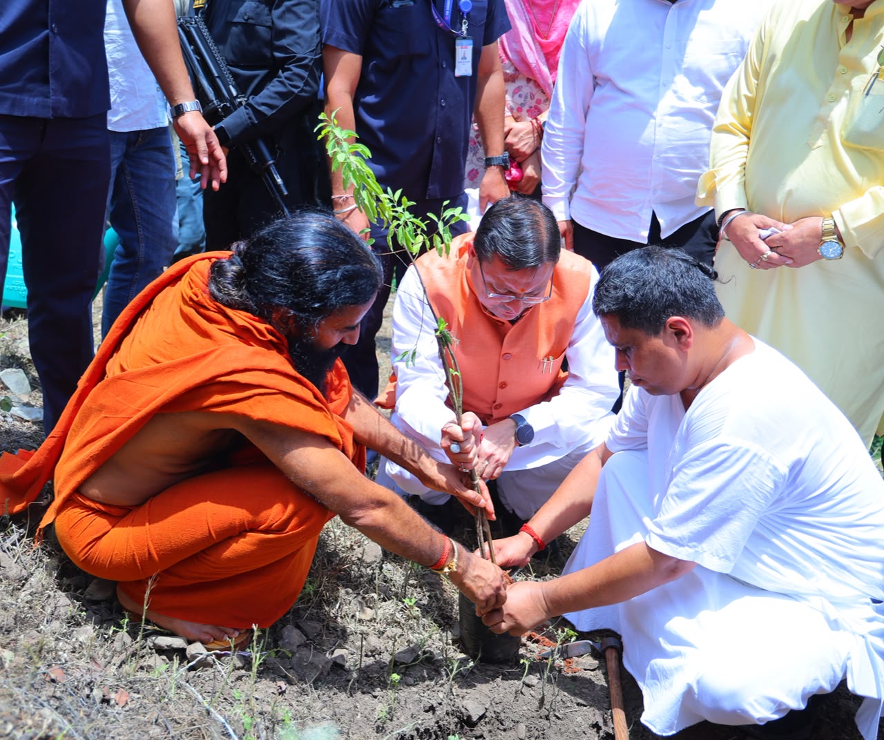 हरेला पर्व पर मालाग्राम पहुंचे मुख्यमंत्री, सघन पौधरोपण कर दिया हरित संरक्षण का संदेश 2
