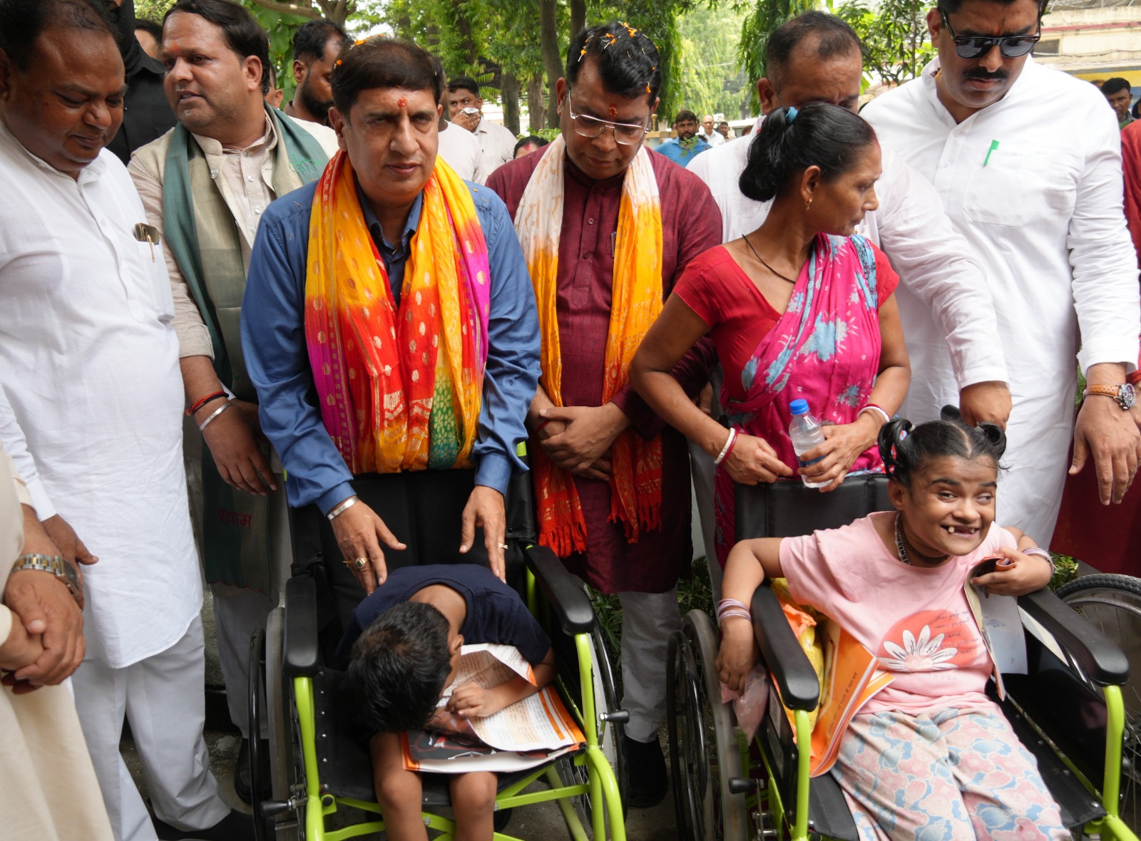 प्रभारी मंत्री प्रदीप बत्रा की अध्यक्षता में नगर निगम सभागार में जन-जन की सरकार जन-जन के द्वार कार्यक्रम का आयोजन किया गया 12