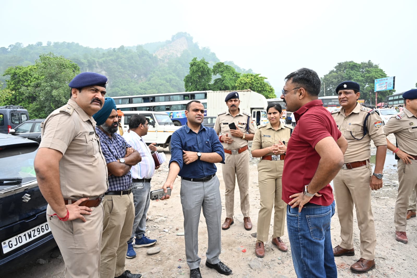 आगामी कांवड़ मेले को सुव्यवस्थित, सुगम एवं सफलतापूर्वक संपन्न कराने के लिए जिलाधिकारी एवं एसएसपी ने पार्किंग स्थलों का किया स्थलीय निरीक्षण 7