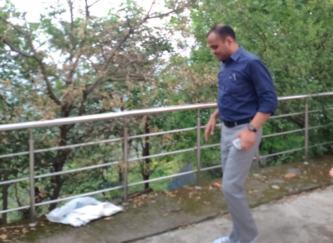 आगामी कांवड़ मेले के दृष्टिगत जिलाधिकारी ने मां चंडी देवी मंदिर का किया स्थलीय निरीक्षण, सफाई एवं सुरक्षा व्यवस्थाओं का लिया जायजा 2