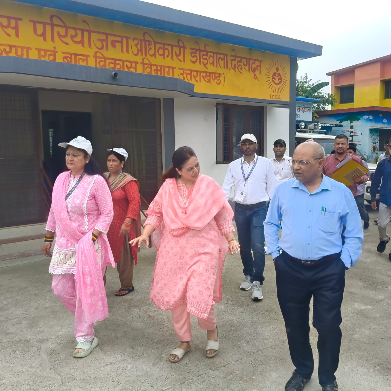 आयुक्त गढ़वाल मंडल ने डोईवाला विधानसभा के मतदेय स्थलों का किया निरीक्षण, राजनीतिक दलों के प्रतिनिधियों के साथ की समीक्षा बैठक 3