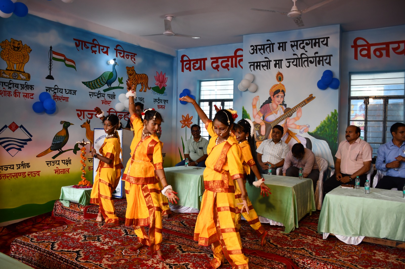 75 लाख रुपये की सीएसआर निधि से निर्मित राजकीय प्राथमिक विद्यालय दुर्गापुर नंबर-2 के नवनिर्मित भवन का जिलाधिकारी ने किया लोकार्पण 4