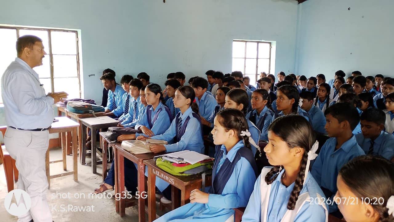 राजकीय इंटर कॉलेज रामाश्रम में “जन-जन की सरकार जन-जन के द्वार” कार्यक्रम, छात्र-छात्राओं को मिला करियर और कौशल का मार्गदर्शन 2