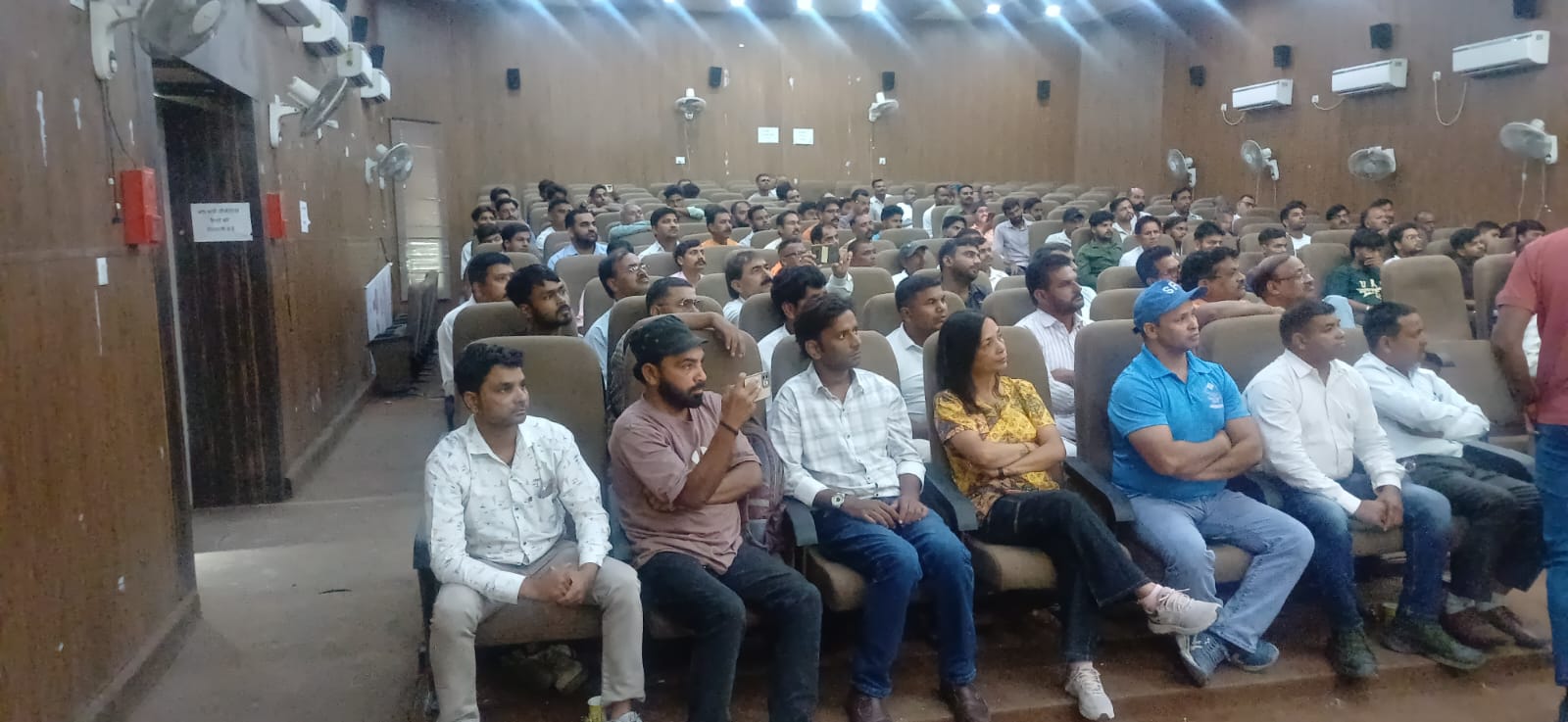 नगर निगम हॉल में एसपी देहात शेखर चंद्र सुयाल की अध्यक्षता में एसपीओज की बैठक आयोजित 2