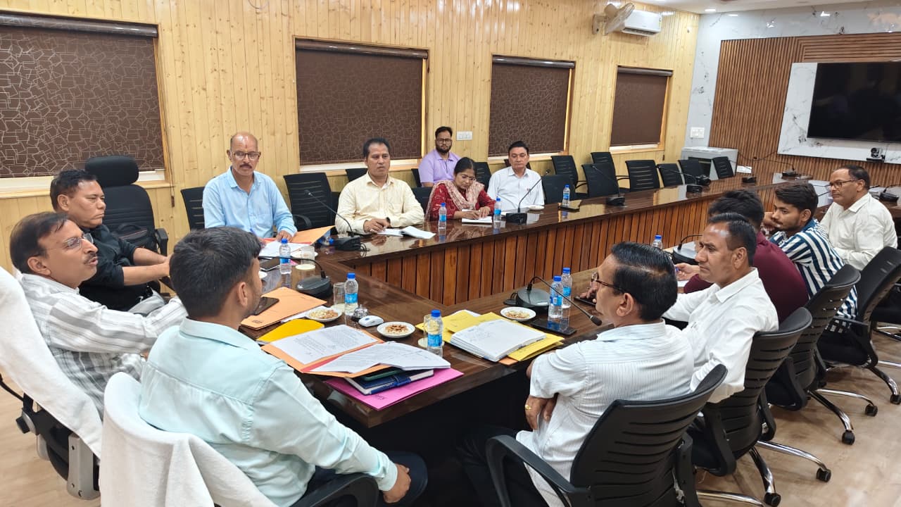 अपर आयुक्त गढ़वाल मण्डल ने की विशेष गहन पुनरीक्षण कार्यक्रम की समीक्षा, राजनीतिक दलों एवं जनप्रतिनिधियों से प्राप्त किए सुझाव 2