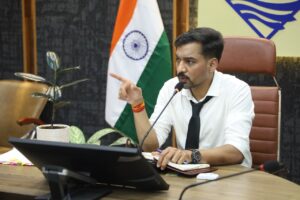 जिलाधिकारी डॉ. आशीष चौहान ने विभागीय कार्यों की समीक्षा कर दिए समयबद्ध एवं प्रभावी क्रियान्वयन के निर्देश