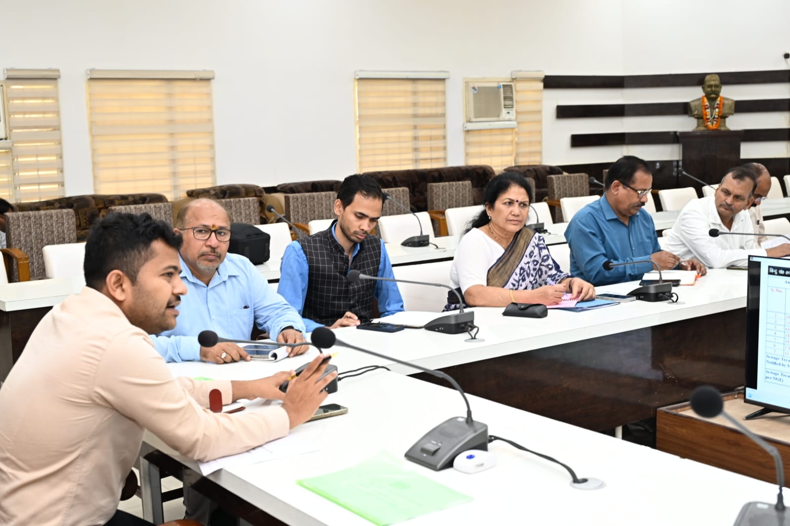 जिलाधिकारी के निर्देशन में डीएफओ स्वप्निल अनिरुद्ध की अध्यक्षता में जिला गंगा संरक्षण समिति की 75वीं बैठक संपन्न 2