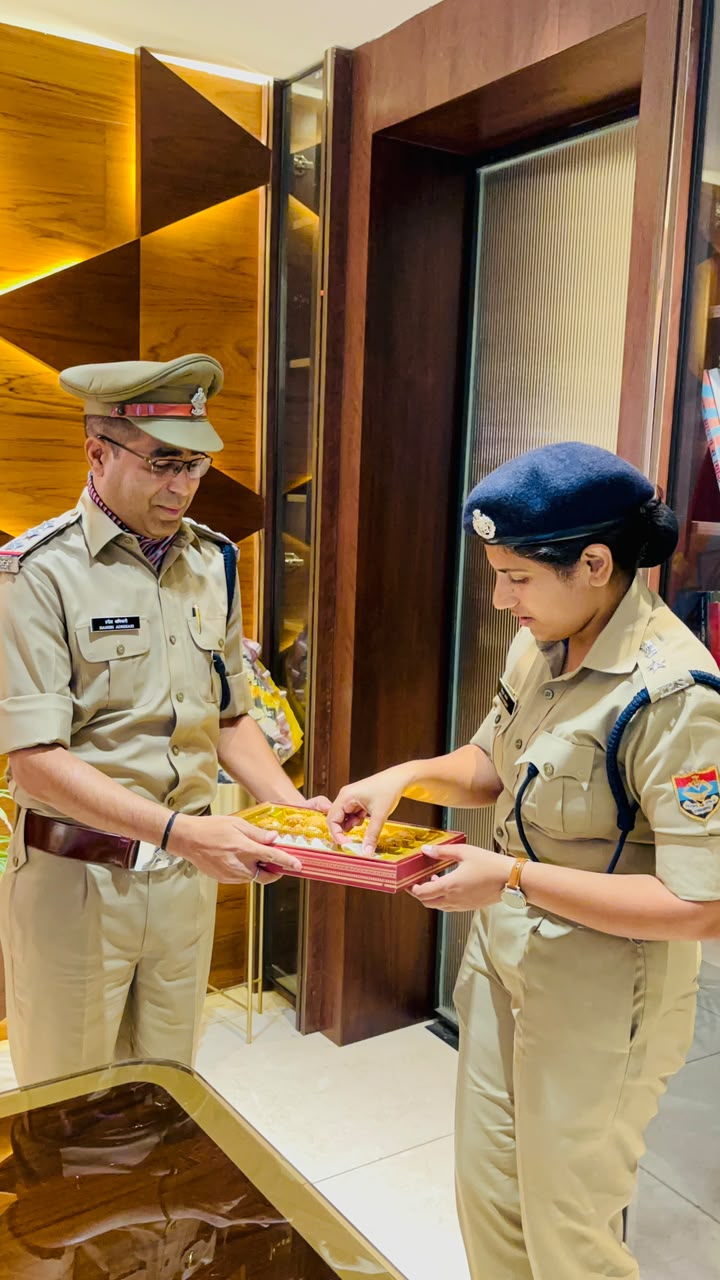 उपनिरीक्षक से निरीक्षक बने हरीश अधिकारी 5