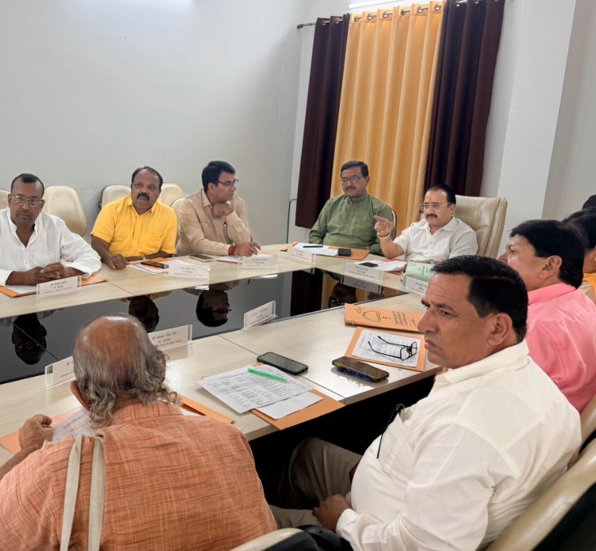 शिकायती प्रकरणों पर आयोग अध्यक्ष संजय नेगी ने की सुनवाई 2