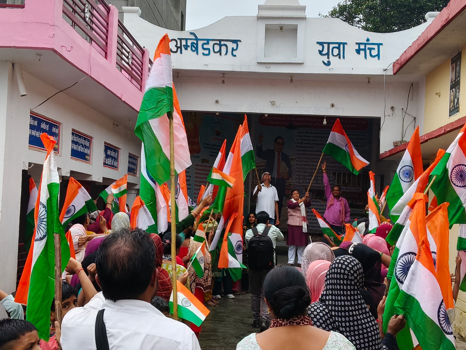 हर घर तिरंगा कार्यक्रम के अंतर्गत विकास खंड रुड़की में निकाली गई तिरंगा रैली 6