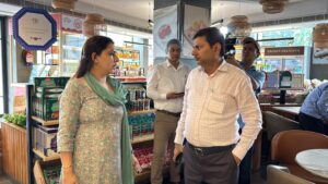 खाद्य प्रतिष्ठानों पर छापेमारी, 21 खाद्य पदार्थों के नमूने जांच के लिए लिए गए