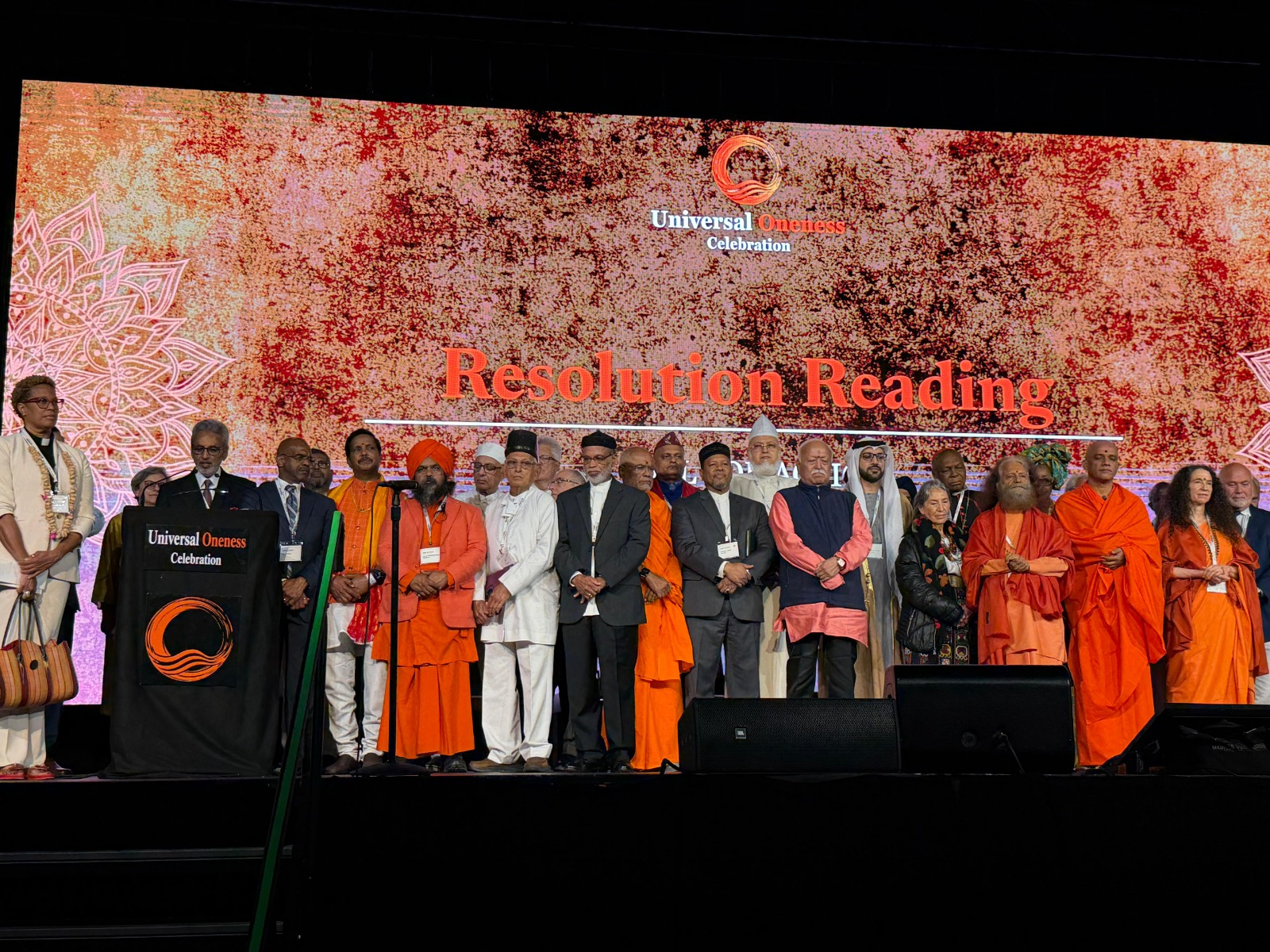 विविधता हमारी सुंदरता है, एकता हमारा सत्य” न्यूयॉर्क के मैडिसन स्क्वायर गार्डन से ‘वन वर्ल्ड, वन ह्यूमैनिटी’ का वैश्विक संदेश 11