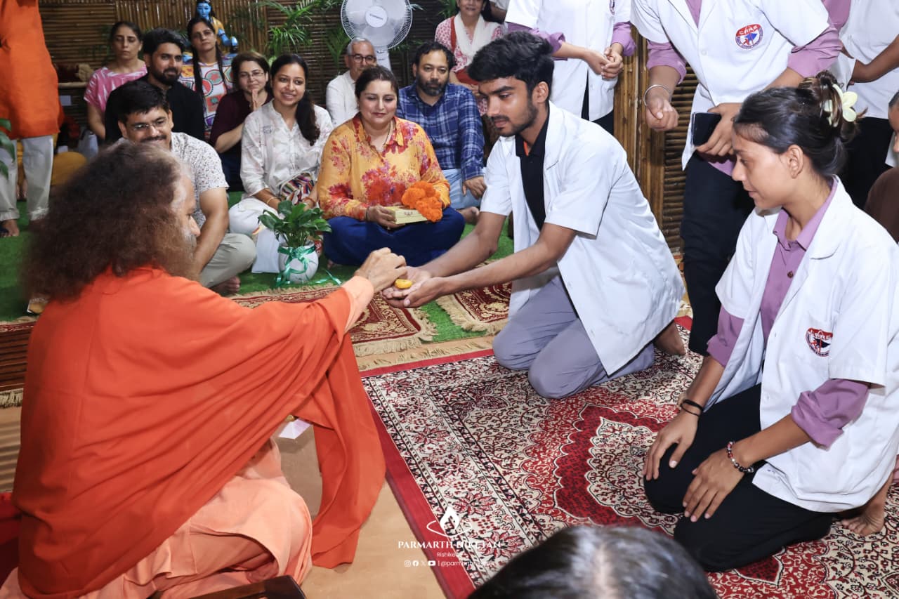 परमार्थ निकेतन से फ्रेंडशिप डे पर पूज्य स्वामी चिदानन्द सरस्वती जी का विशेष संदेश 5