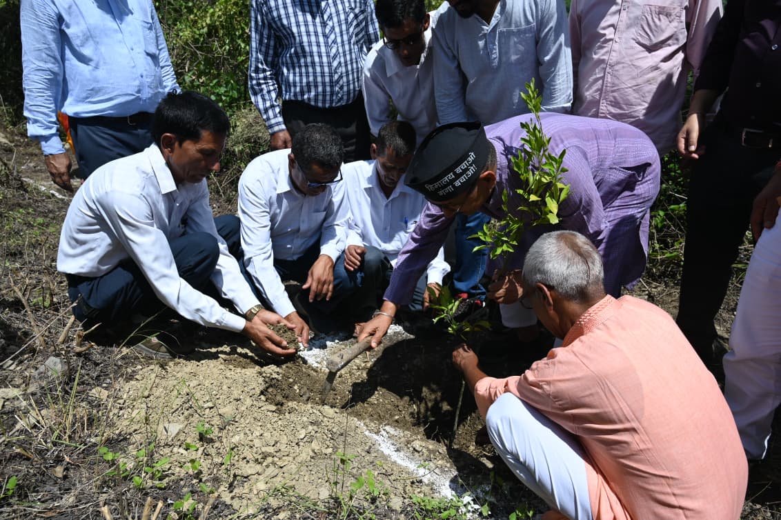 सेवा संकल्प फाउंडेशन के तत्वावधान में गेंवली देवल में आयोजित कार्यक्रम में विधायक किशोर उपाध्याय समेत जनप्रतिनिधियों ने किया पौधरोपण 12
