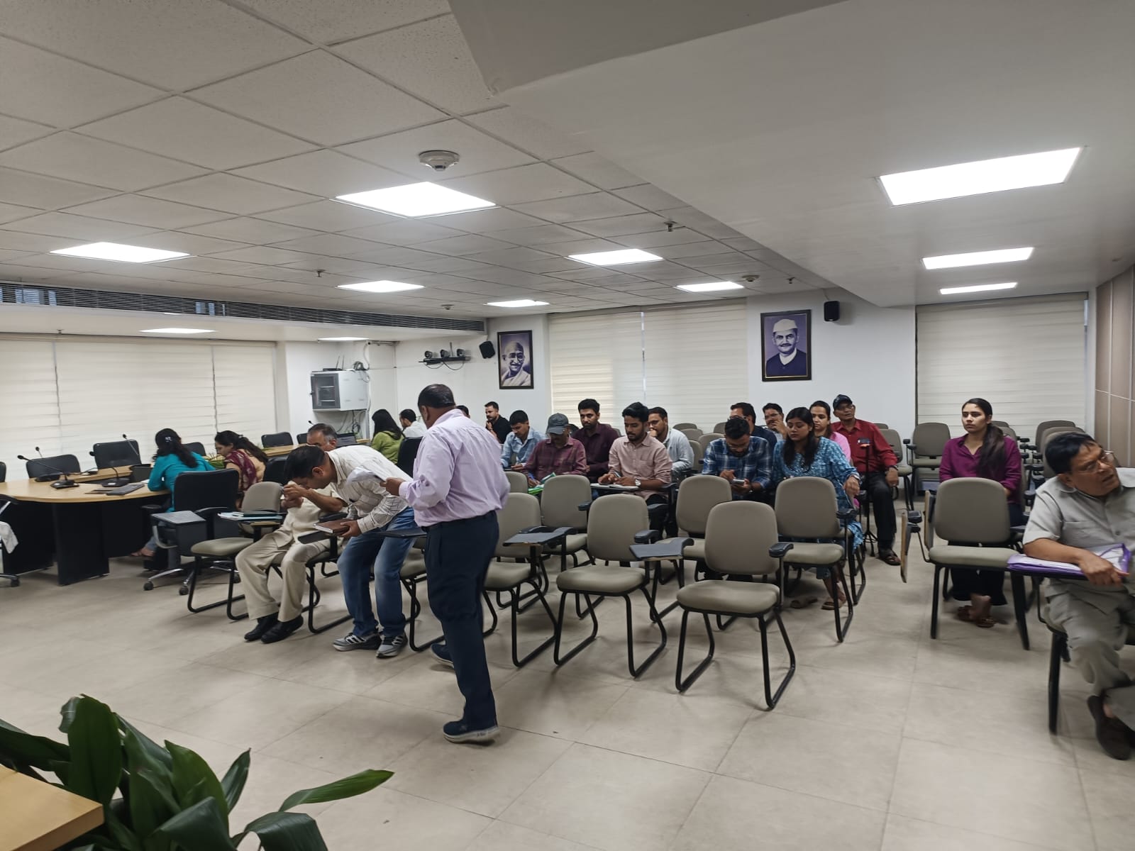 एमडीडीए में आयोजित हुआ ‘समाधान दिवस’, आमजन की शिकायतों के त्वरित निस्तारण के दिए गए निर्देश 4