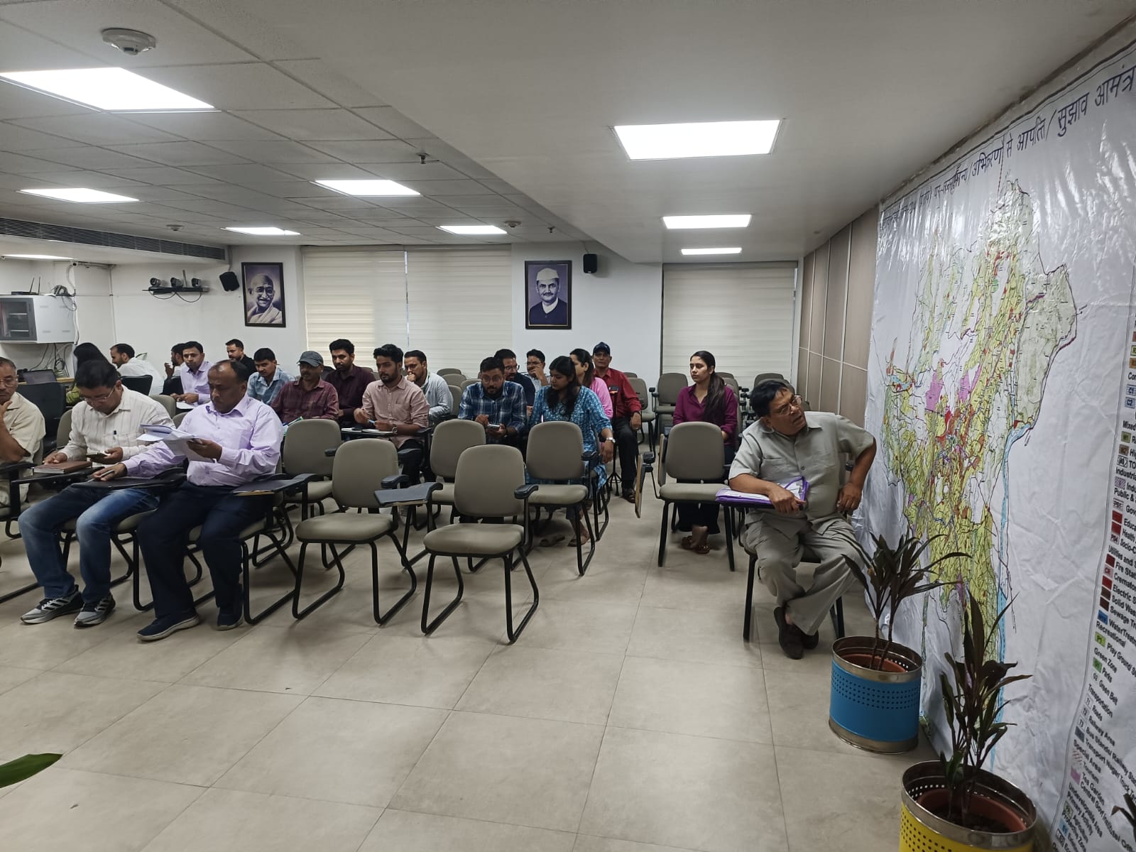 एमडीडीए में आयोजित हुआ ‘समाधान दिवस’, आमजन की शिकायतों के त्वरित निस्तारण के दिए गए निर्देश 5