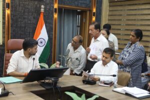 समाधान दिवस में डीएम ने 109 फरियादियों की सुनी समस्याएं, अधिकांश मामलों का मौके पर किया निस्तारण