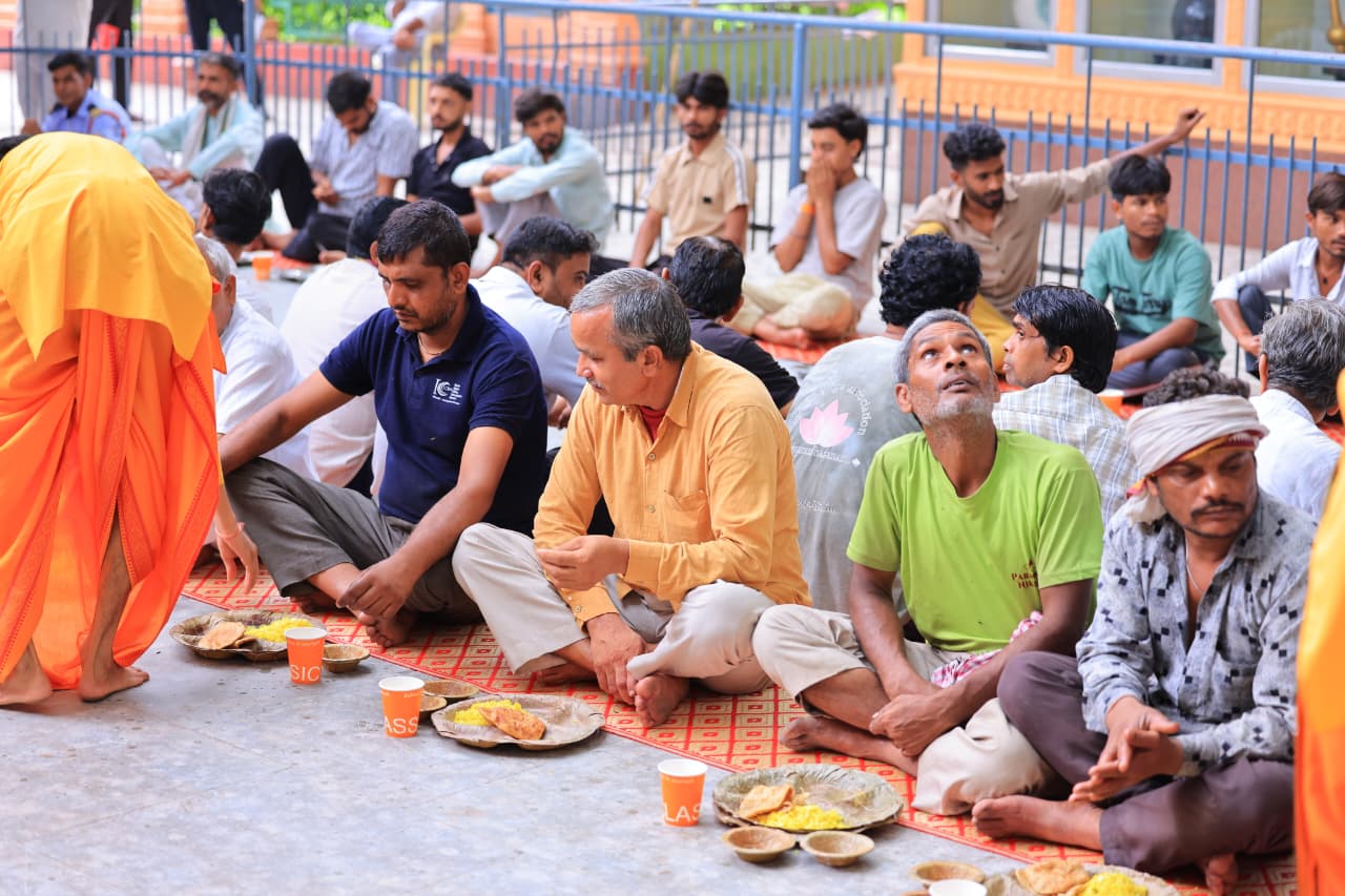 महामण्डलेश्वर स्वामी शुकदेवानन्द सरस्वती जी महाराज का निर्वाण महोत्सव श्रद्धा, सेवा और सनातन संस्कृति के दिव्य उत्सव के रूप में सम्पन्न 8