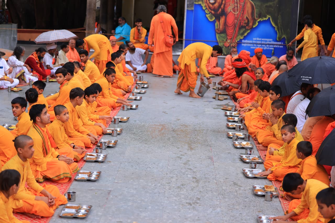 महामण्डलेश्वर स्वामी शुकदेवानन्द सरस्वती जी महाराज का निर्वाण महोत्सव श्रद्धा, सेवा और सनातन संस्कृति के दिव्य उत्सव के रूप में सम्पन्न 6