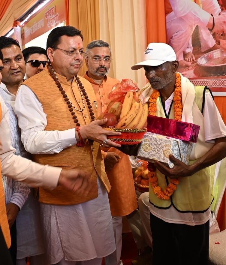 भव्य स्वागत, पुष्पवर्षा और चरण प्रक्षालन के साथ देवभूमि ने किया शिवभक्त कांवड़ियों का अभिनंदन 22