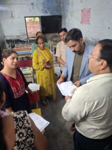जिलाधिकारीने सहसपुर विधानसभा क्षेत्र के पोलिंग बूथों का निरीक्षण कर एसआईआर आपत्ति निस्तारण शिविर की व्यवस्थाओं का लिया जायजा