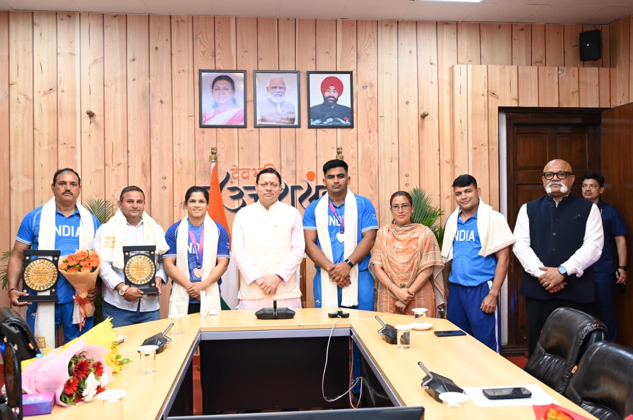 कॉमनवेल्थ गेम्स 2026 के उत्तराखंड के पदक विजेताओं और प्रशिक्षकों को मुख्यमंत्री धामी ने किया सम्मानित 2