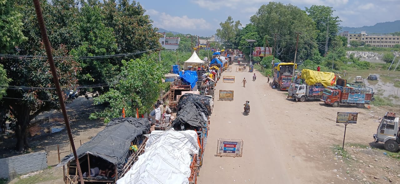 कांवड़ यात्रा में उमड़ रहा है आस्था का सैलाब 3