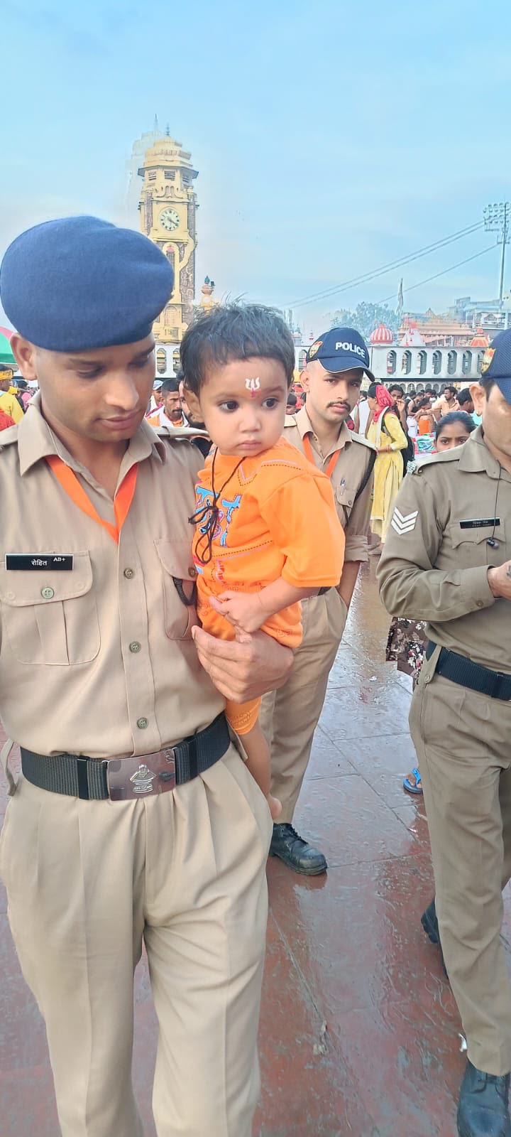 पुलिस की तत्परता से परिजनों से मिली 2 वर्षीय बच्ची 2