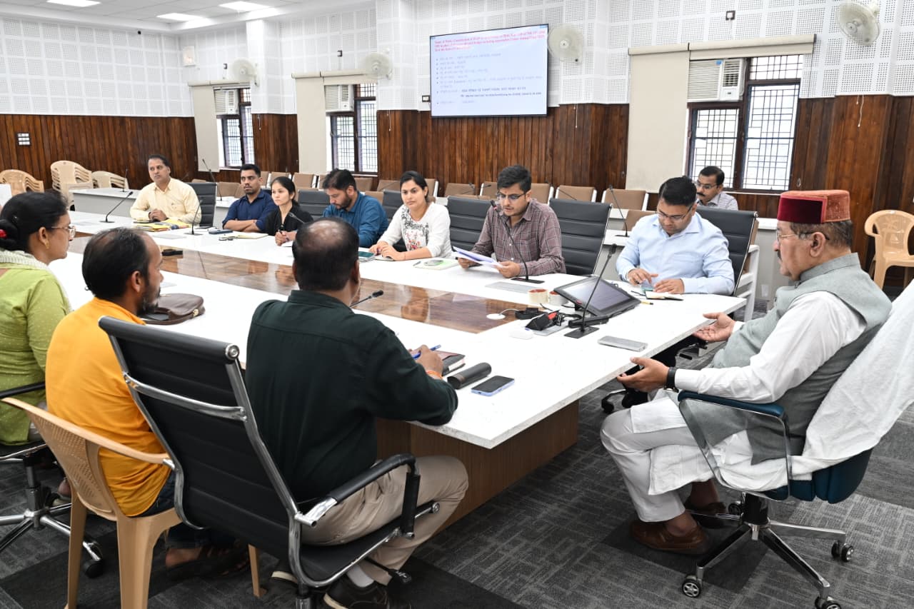 कैबिनेट मंत्री भरत सिंह चौधरी ने बेलनी में प्रस्तावित 85.68 मीटर लंबे नए मोटर सेतु के निर्माण को लेकर प्रभावितों एवं व्यापारियों के साथ की महत्वपूर्ण बैठक 2