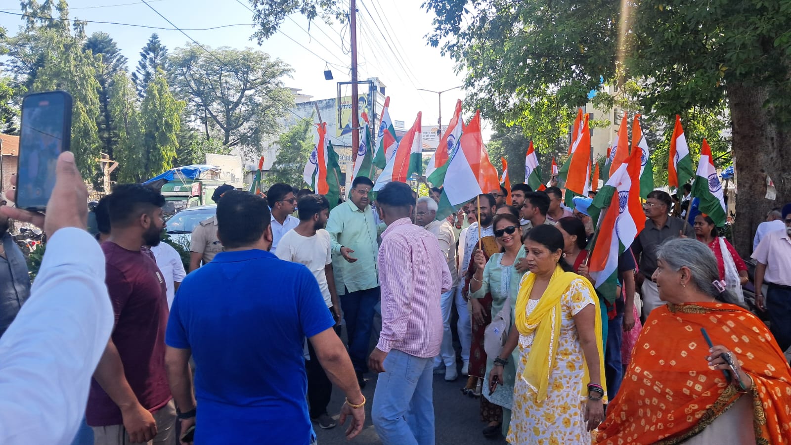 राष्ट्रभक्ति के उत्साह से गूंजा हरिद्वार, कैबिनेट मंत्री मदन कौशिक के नेतृत्व में निकली भव्य तिरंगा यात्रा 3