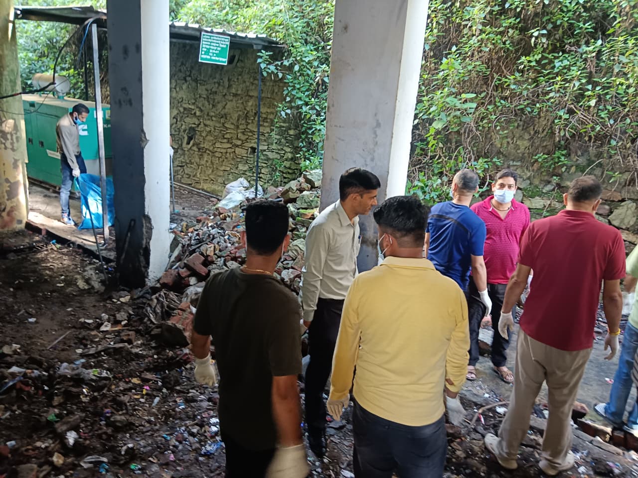 स्वतंत्रता दिवस के उपलक्ष्य में डीएम ने चलाया वृहद स्वच्छता अभियान, स्वयं श्रमदान कर दिया स्वच्छता का संदेश 2