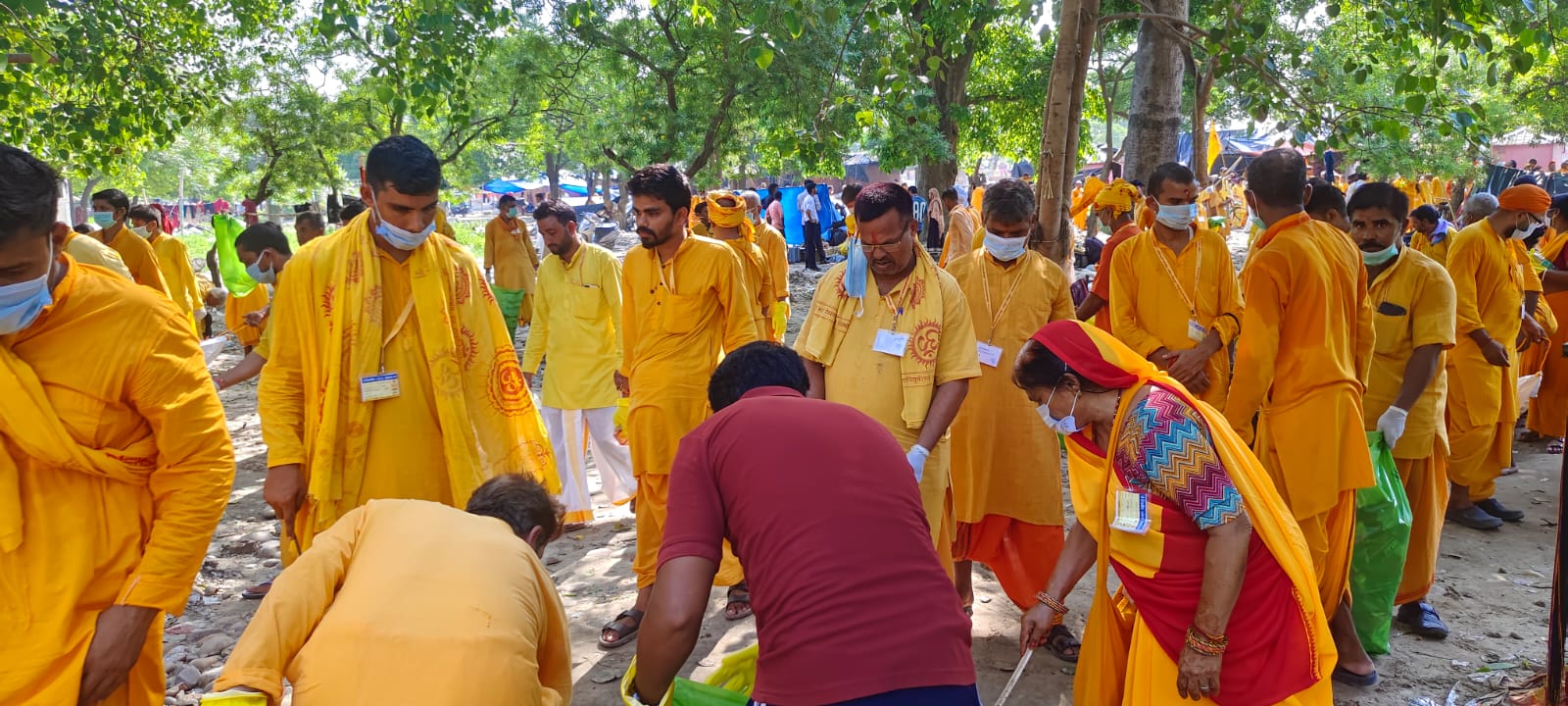 कांवड़ मेले के सफलतापूर्वक संपन्न होने के उपरांत फैले कूड़े-कचरे के निस्तारण हेतु जिलाधिकारी के निर्देशन में जनपद में चलाया जा रहा सफाई अभियान 3