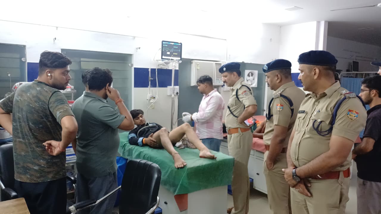 पुलिस पार्टी पर जान से मारने की नीयत से फायर किए गए 2