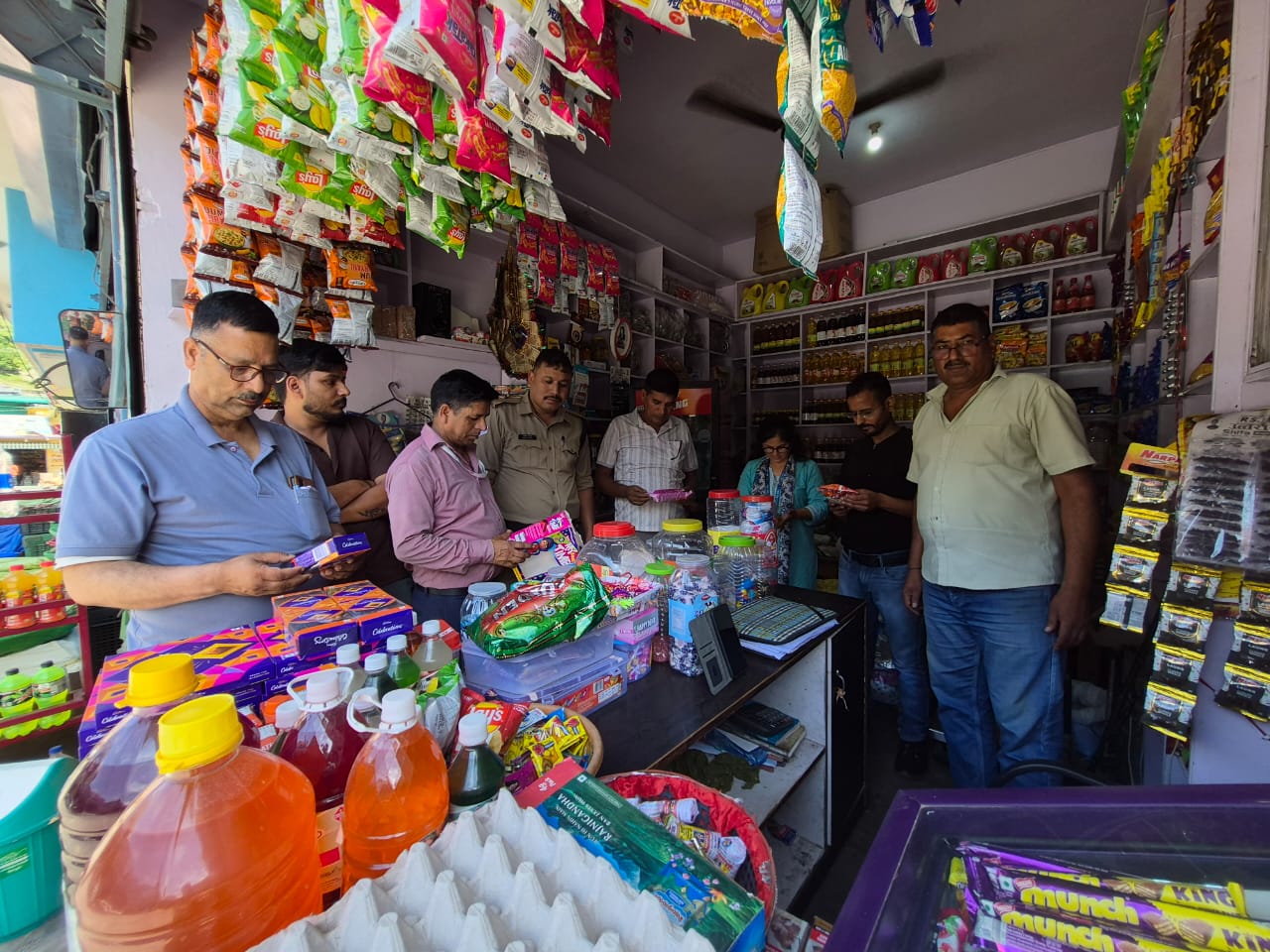 रक्षाबंधन पर्व को लेकर खाद्य प्रतिष्ठानों में विशेष जांच अभियान 2
